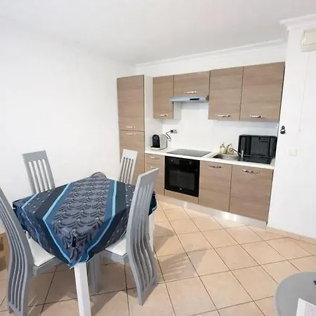 Apartment Marine Les Pins - T2, 4p, Terrasse, Pk, Plages Antibes