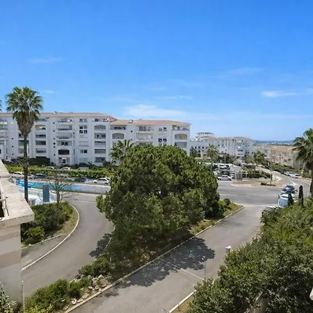 Marine Les Pins - T2, 4p, Terrasse, Pk, Plages Apartment