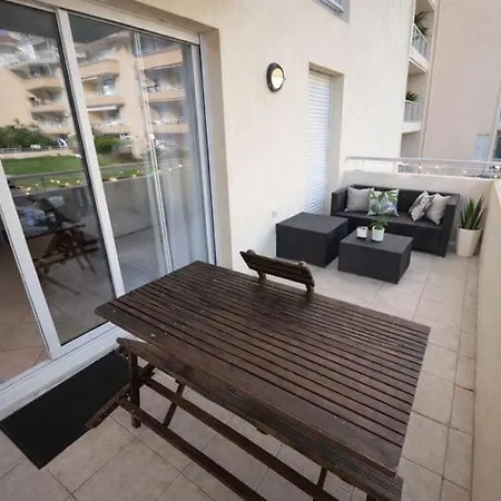 Marine Les Pins - T2, 4p, Terrasse, Pk, Plages Apartment